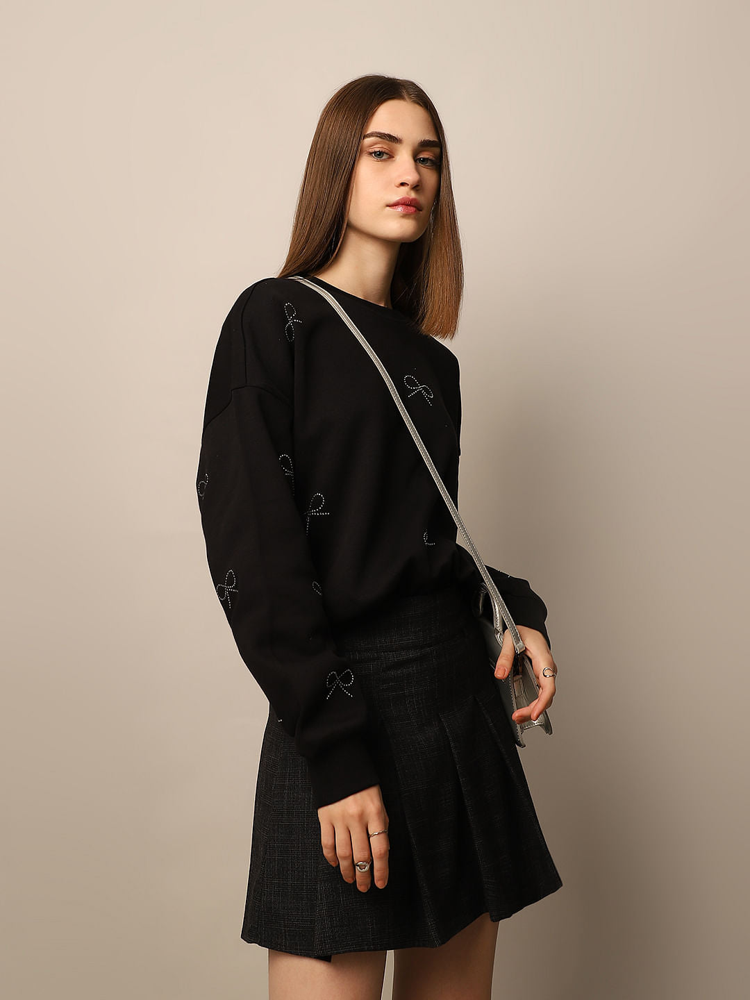 Black Bow Embellished Pullover for Women Elegant Winter Style